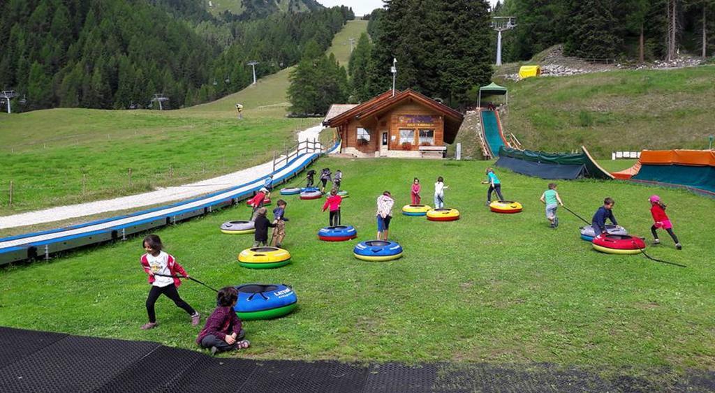 Family Hotel Gran Baita Pozza di Fassa Exteriör bild